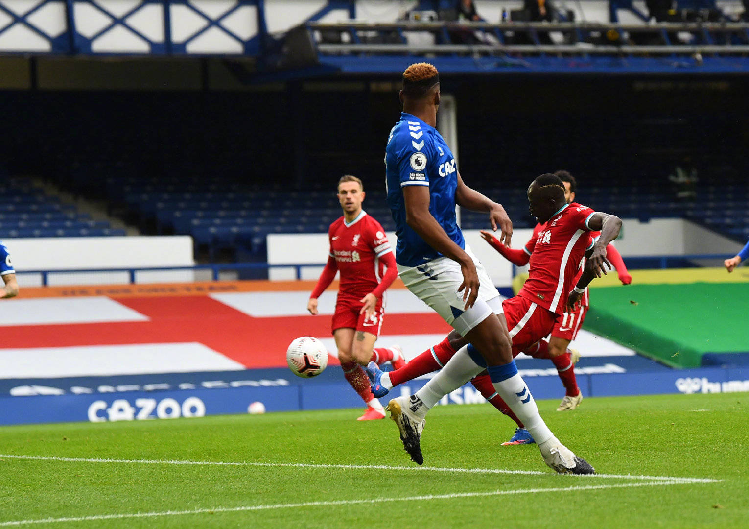 人背景与竞 人背景与竞